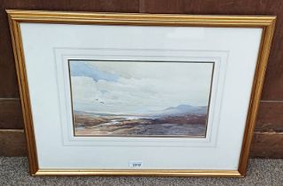 W SIMPSON CLOWE 'HIGHLAND LOCH SCENE' SIGNED GILT FRAMED WATERCOLOUR 22CM X 34 CM