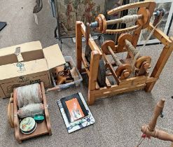 WOOD & METAL LOOM WITH ACCESSORIES AND A ASHFORD DRUM CARDER Condition Report: Drum