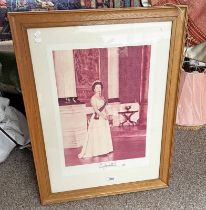 FRAMED PRINT OF QUEEN ELIZABETH 1969 WITH FACSIMILE SIGNATURE TO BOTTOM,