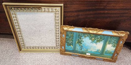 GILT FRAMED MIRROR WITH LEAF PATTERN TO EDGE, 48 X 41 CM,