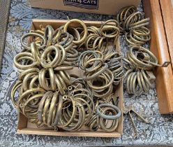 SELECTION OF GILT METAL CURTAIN RINGS & MOUNTS