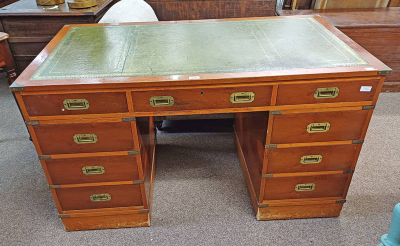 20TH CENTURY CAMPAIGN STYLE YEW TWIN PEDESTAL DESK WITH LEATHER INSET TOP & 3 FRIEZE DRAWERS OVER 2