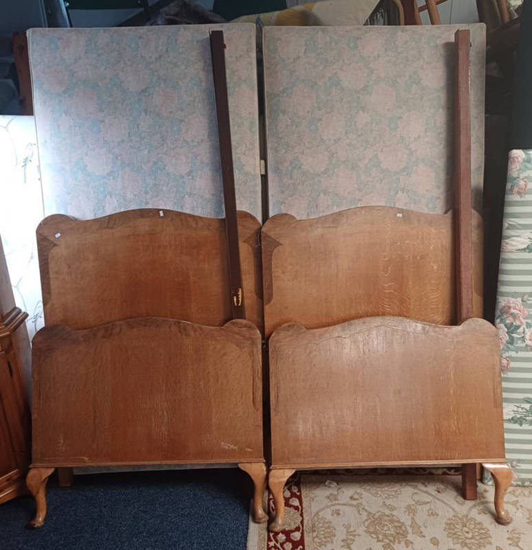 PAIR OF EARLY 20TH CENTURY VONO SINGLE BEDFRAMES WITH OAK HEAD & FOOT BOARDS Condition