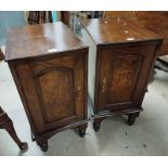 PAIR OF 20TH CENTURY MAHOGANY SINGLE DOOR BEDSIDE CABINETS ON TURNED SUPPORTS.