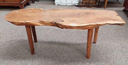 RUSTIC BURR YEW TABLE ON TURNED SUPPORTS - 102 CM LONG Condition Report: The lot