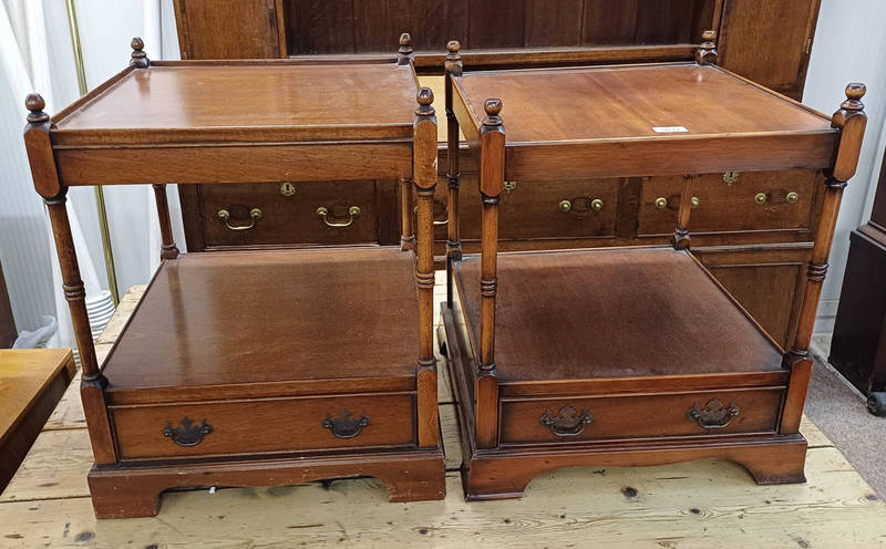 PAIR OF 19TH CENTURY STYLE MAHOGANY LAMP TABLES WITH SINGLE DRAWER TO BASE,