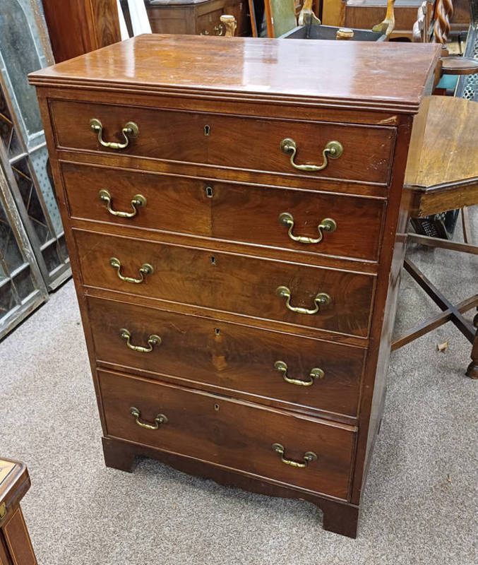 LATE 19TH CENTURY MAHOGANY CHEST OF 5 GRADUATED DRAWERS,