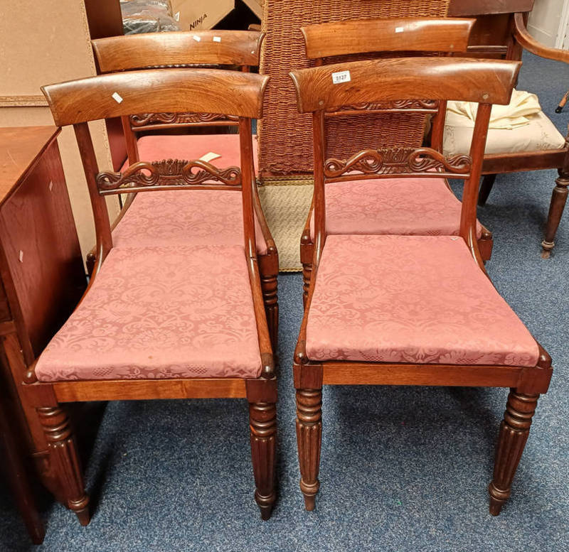 SET OF 4 19TH CENTURY ROSEWOOD HAND CHAIRS ON REEDED SUPPORTS