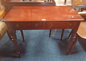 19TH CENTURY MAHOGANY SIDE TABLE WITH 2 DRAWERS ON TURNED SUPPORTS,