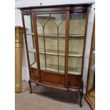 20TH CENTURY INLAID MAHOGANY DISPLAY CABINET WITH SHAPED FRONT & SINGLE ASTRAGAL GLAZED PANEL DOOR