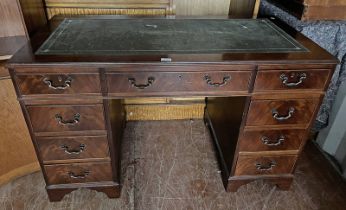 20TH CENTURY MAHOGANY TWIN PEDESTAL DESK WITH LEATHER INSET TOP & 9 DRAWERS,