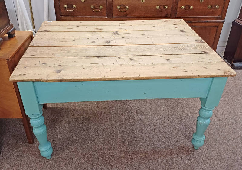 19TH CENTURY PINE RECTANGULAR KITCHEN TABLE WITH 2 DRAWERS TO END ON PAINTED TURNED SUPPORTS,