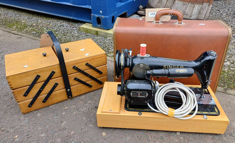 SINGER SEWING MACHINE EJ132956 & EXPANDING SEWING BOX