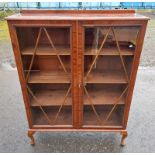 EARLY 20TH CENTURY MAHOGANY BOOKCASE WITH 2 ASTRAGAL GLASS PANEL DOORS OPENING TO SHELVED INTERIOR