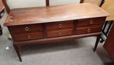 STAG MAHOGANY DRESSING TABLE WITH 6 DRAWERS Condition Report: The lot has several
