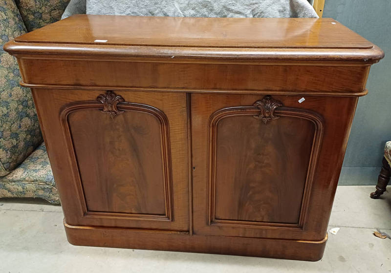 19TH CENTURY MAHOGANY SIDE CABINET WITH 2 PANEL DOORS ON PLINTH BASE,