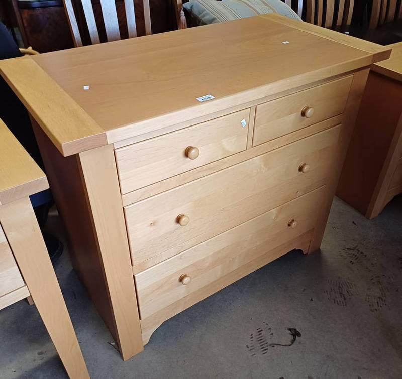 21ST CENTURY BEECH CHEST OF DRAWERS WITH 2 SHORT DRAWERS OVER 2 LONG DRAWERS.