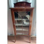 MAHOGANY DISPLAY CABINET WITH SINGLE ASTRAGAL GLASS PANEL DOOR OPENING TO SHELVED INTERIOR ON