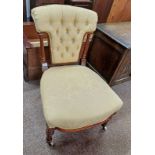 19TH CENTURY ROSEWOOD FRAMED BUTTON BACK NURSING CHAIR ON REEDED SUPPORTS