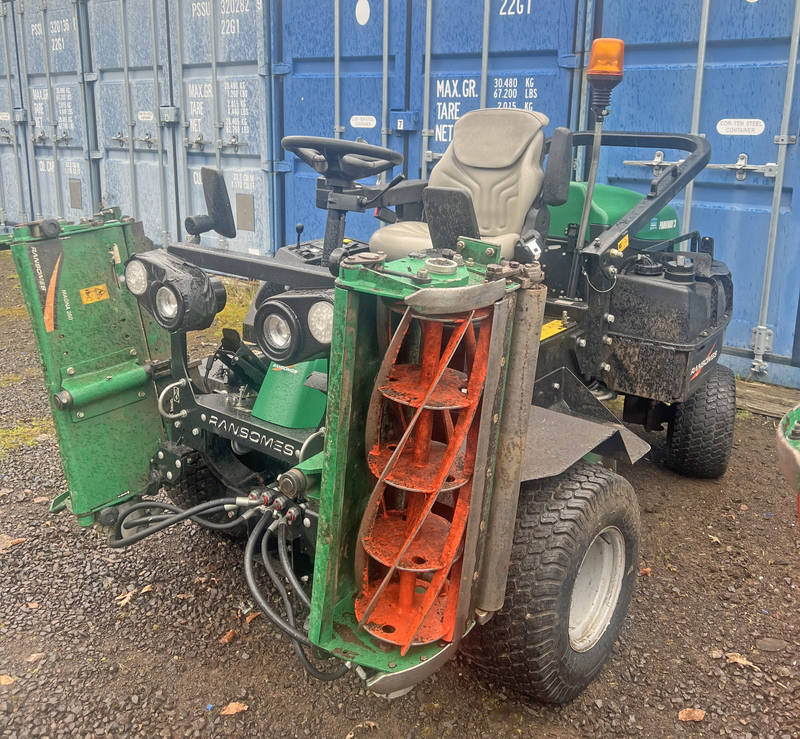 2017 RANSOMES PARKWAY 2250 (SF17 DFV) 38HP ROAD REGISTERED DIESEL THREE UNIT RIDE ON CYLINDER MOWER