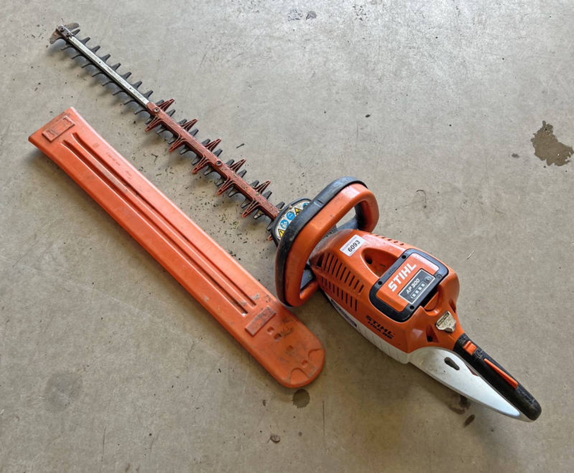 2019 STIHL HSA 86 25" HEDGECUTTER +1 BATTERY BATTERY HEDGE TRIMMER WITH 25" DOUBLE SIDED CUTTING