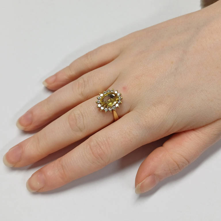 18CT GOLD CITRINE & DIAMOND CLUSTER RING, - Image 3 of 3