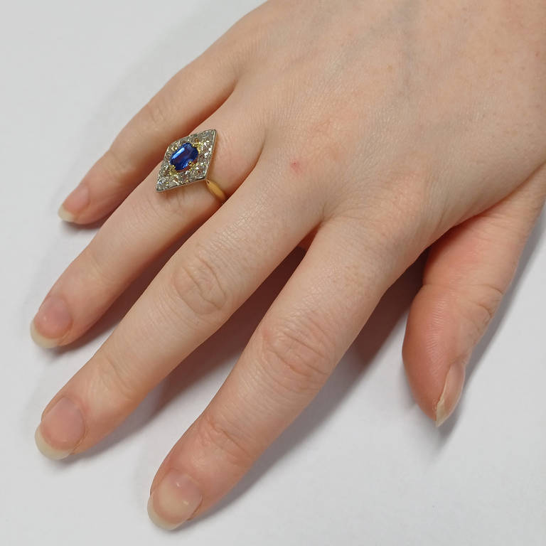 SAPPHIRE & DIAMOND NAVETTE SHAPED CLUSTER RING, - Image 3 of 3