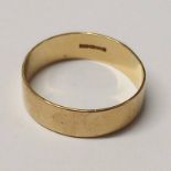9CT GOLD WEDDING BAND - RING SIZE T, 2.