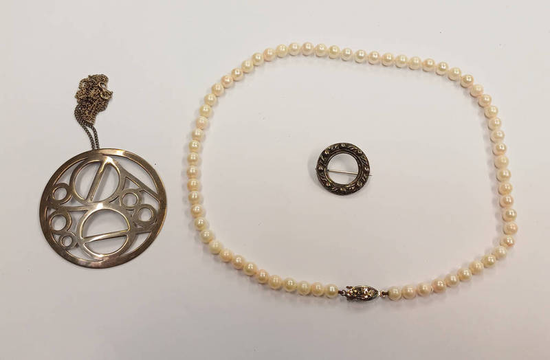 CULTURED PEARL SINGLE STRAND NECKLACE, SCOTTISH SILVER PENDANT ON PENDANT BY JAMES KERR SHETLAND,