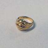 18CT GOLD RING MARKED 750 - RING SIZE O, 4.