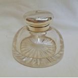 SILVER MOUNTED CUT GLASS INKWELL, LONDON 1895 - 10 CM DIAMETER.