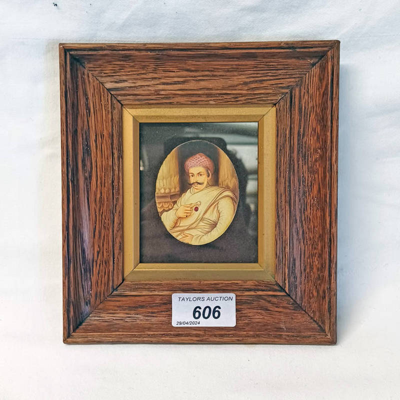 OAK FRAMED PORTRAIT MINIATURE OF PERSIAN GENTLEMAN - 6 X 5 CM Condition Report: It