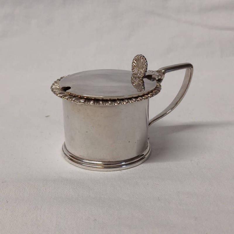 GEORGE III SILVER DRUM MUSTARD POT WITH BLUE GLASS LINER,