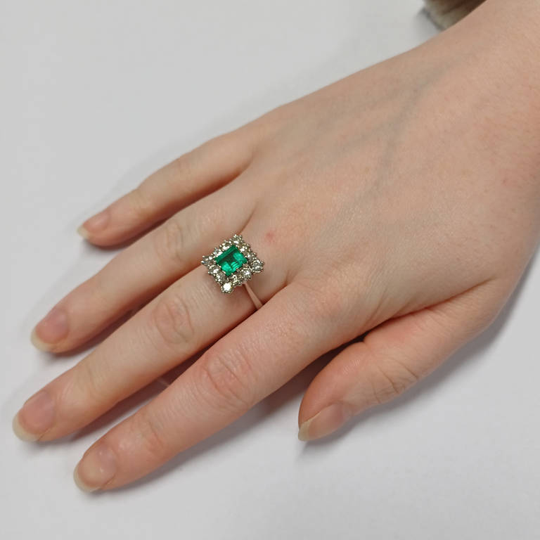 18CT WHITE EMERALD & DIAMOND CLUSTER RING, - Image 2 of 3