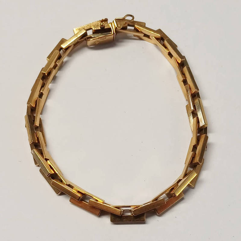 18CT GOLD FANCY LINK BRACELET MARKED 750 - 19.5 CM LONG, 31.