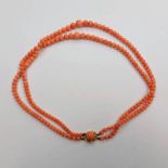 GRADUATED CORAL DOUBLE STRAND NECKLACE ON A GOLD CORAL SET CLASP - 40 CM LONG, 32.