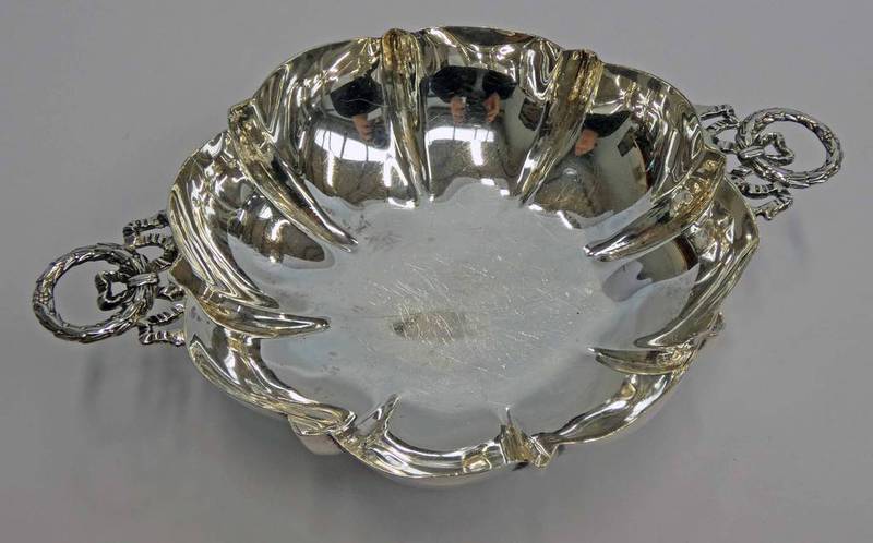 SILVER 2-HANDLED SHAPED DISH WITH LAUREL LEAF HANDLES, LONDON 1920 - 10.