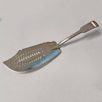 SILVER FISH SLICE WITH THISTLE DECORATION,