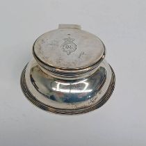 SILVER CIRCULAR INKWELL WITH ROYAL HORSE GUARDS CREST TO LID, LONDON 1895 - 8.