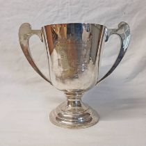 SILVER 2-HANDLED ROWING TROPHY: THE VALE OF EVESHAM CHALLENGE TROPHY, BIRMINGHAM 1929 - 815G, 24.