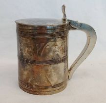 LATE 18TH OR EARLY 19TH CENTURY SCOTTISH PROVINCIAL SILVER LIDDED TANKARD WITH RIBBED DECORATION