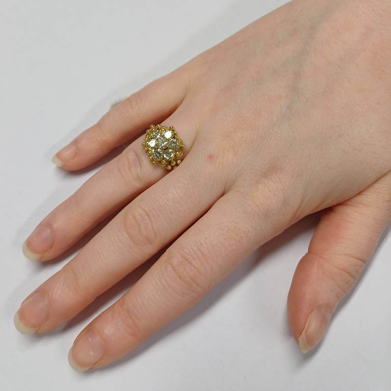 18CT GOLD DIAMOND CLUSTER RING, THE DIAMONDS VERY APPROX 1. - Image 3 of 3