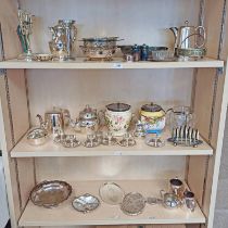 LARGE SELECTION OF SILVER PLATED WARE INCLUDING BISCUIT BARRELS, DISHES,