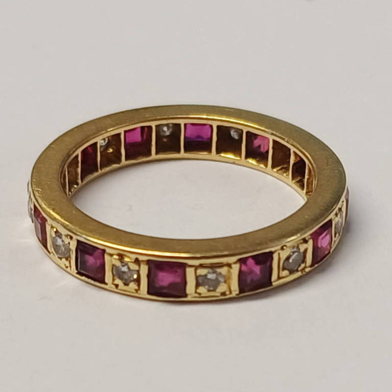 GOLD RUBY & DIAMOND ETERNITY RING - RING SIZE J