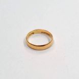 18CT GOLD WEDDING BAND - RING SIZE N, 2.