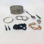 OVAL JEWELLERY BOX, CAMEO BRACELET, SCOTTISH SILVER LUCKENBOOTH BROOCH, GREEN HARDSTONE PENDANT,