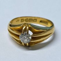 18CT GOLD DIAMOND SET RING, THE DIAMOND APPROX 0.