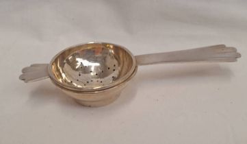 SILVER TEA STRAINER & BOWL WITH DECORATIVE HANDLE,