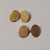 PAIR OF 9CT GOLD CUFF LINKS, 8.