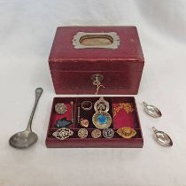 SILVER CRESTED BROOCH MARKED M & C INVSS, EDINBURGH 1956, VARIOUS OTHER SILVER & OTHER BROOCHES,